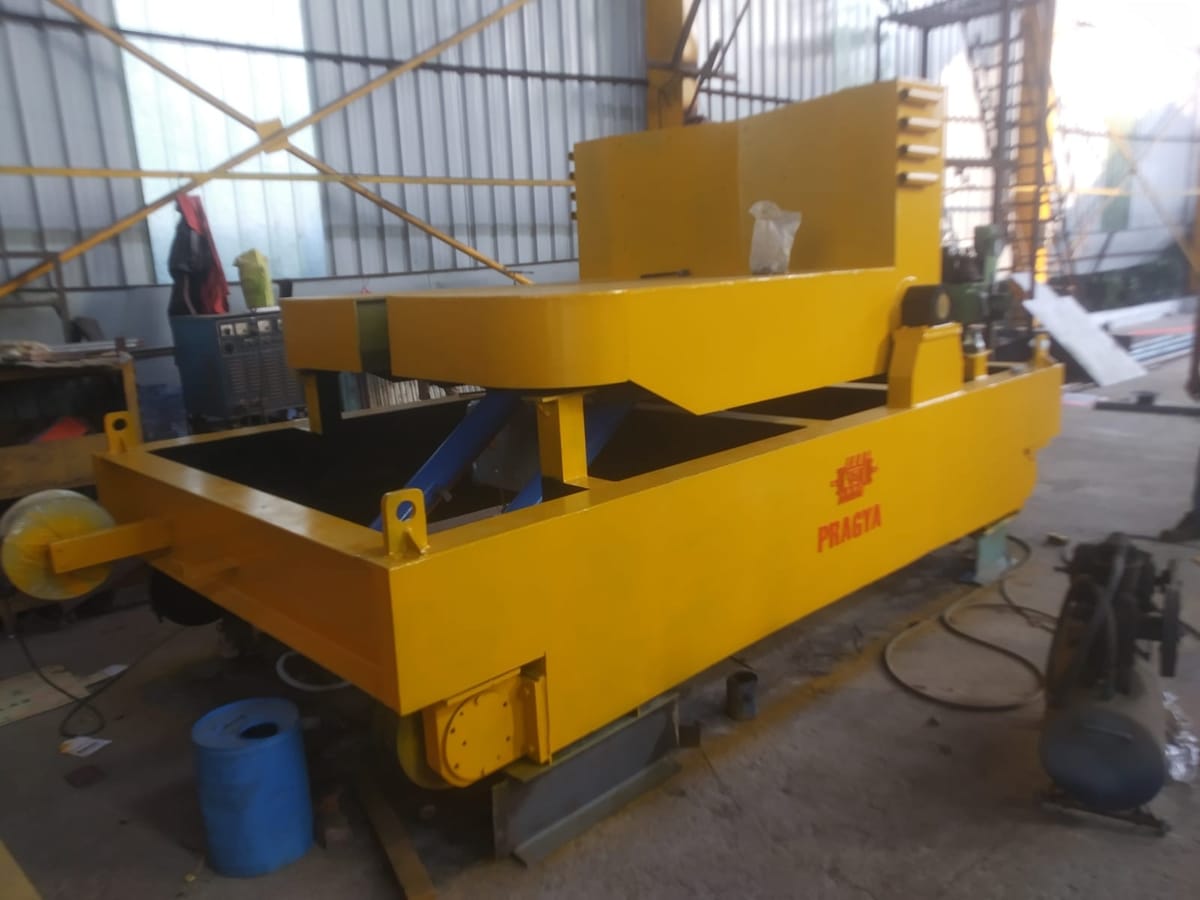 Trolley with Tilter: Combining Transfer and Tilting in One Machine